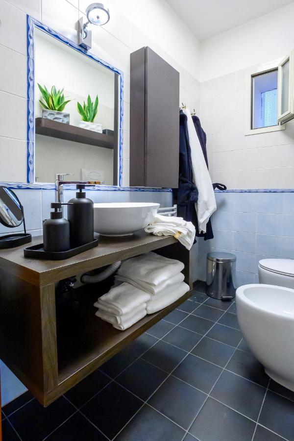 Nipare Suite - Dimore Partenopee เนเปิลส์ ภายนอก รูปภาพ