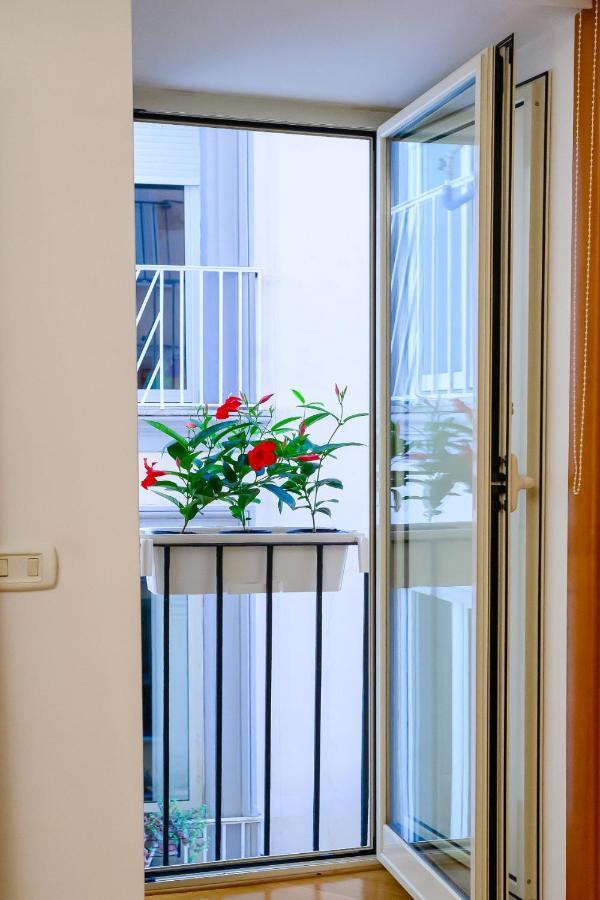 Nipare Suite - Dimore Partenopee เนเปิลส์ ภายนอก รูปภาพ