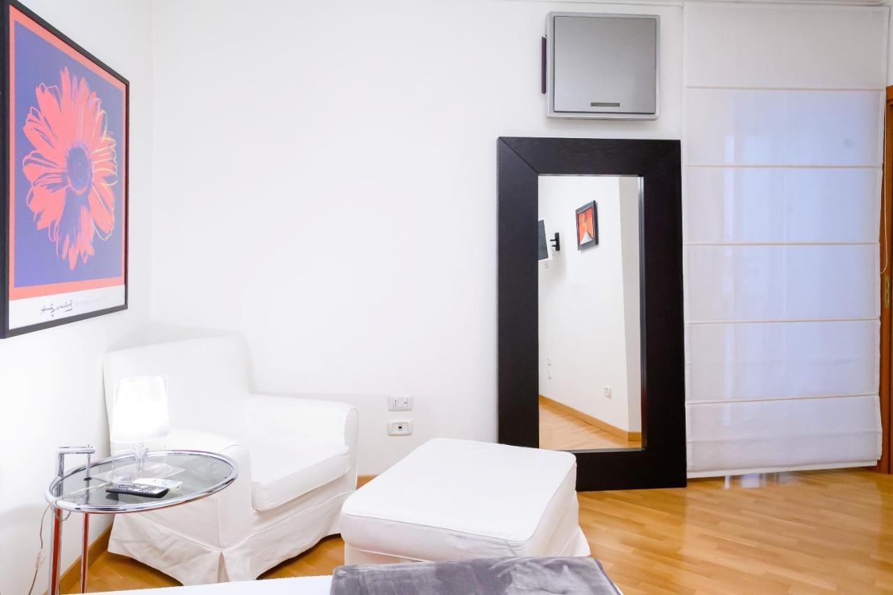 Nipare Suite - Dimore Partenopee เนเปิลส์ ภายนอก รูปภาพ