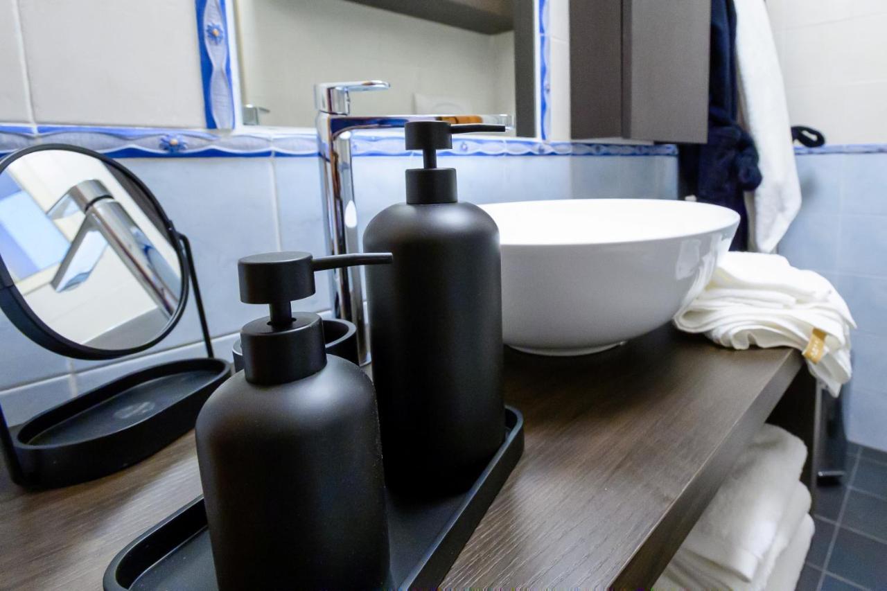 Nipare Suite - Dimore Partenopee เนเปิลส์ ภายนอก รูปภาพ
